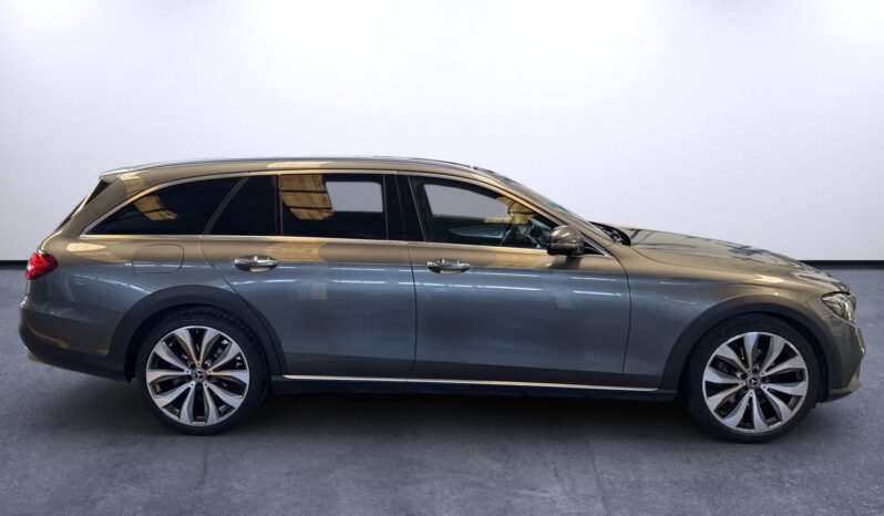 
								Mercedes-Benz E 220d 4MATIC All-Terrain Station full									