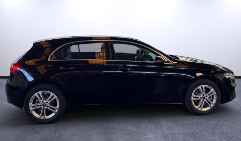
								Mercedes-Benz A 200 Progressive full									