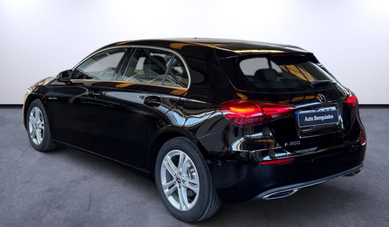 
								Mercedes-Benz A 200 Progressive full									