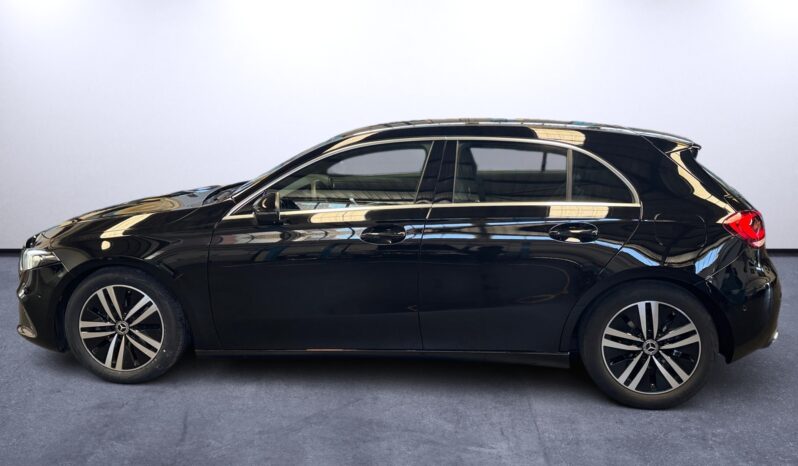 
								Mercedes-Benz A 180d Progressive full									