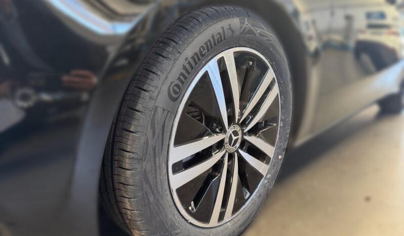 
								Mercedes-Benz A 180d Progressive full									