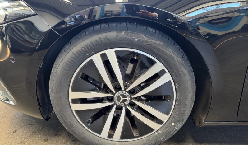 
								Mercedes-Benz A 180d Progressive full									