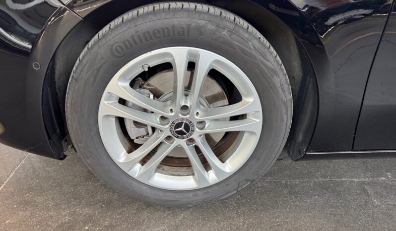 
								Mercedes-Benz A 200 Progressive full									