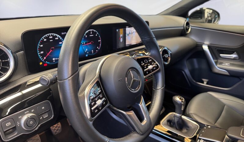 
								Mercedes-Benz A 180d Progressive full									