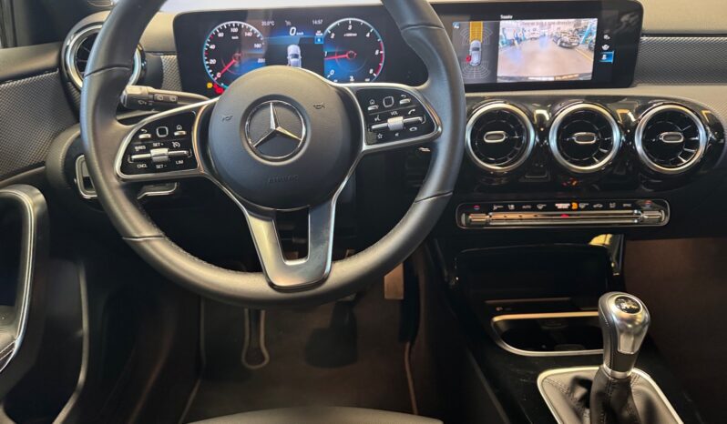 
								Mercedes-Benz A 180d Progressive full									