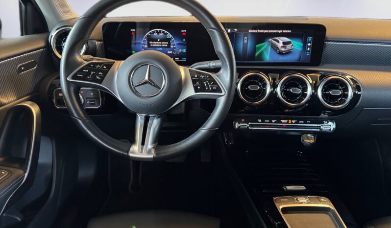
								Mercedes-Benz A 200 Progressive full									