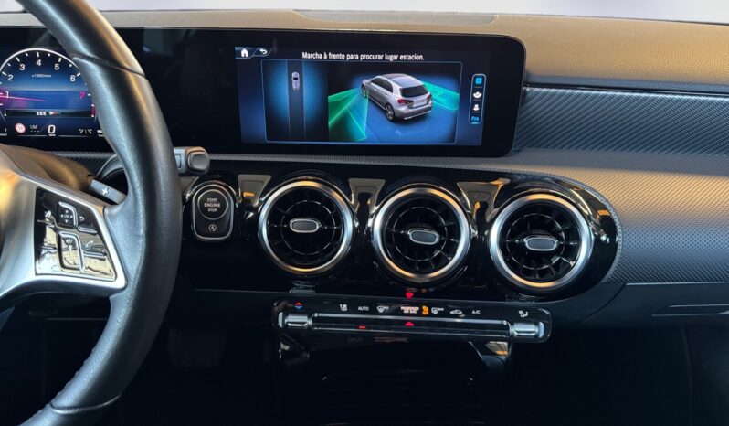 
								Mercedes-Benz A 200 Progressive full									