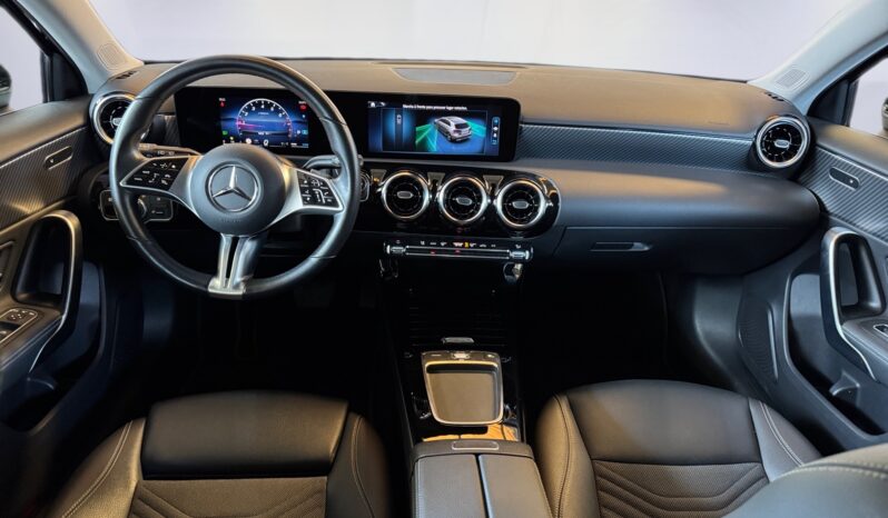 
								Mercedes-Benz A 200 Progressive full									