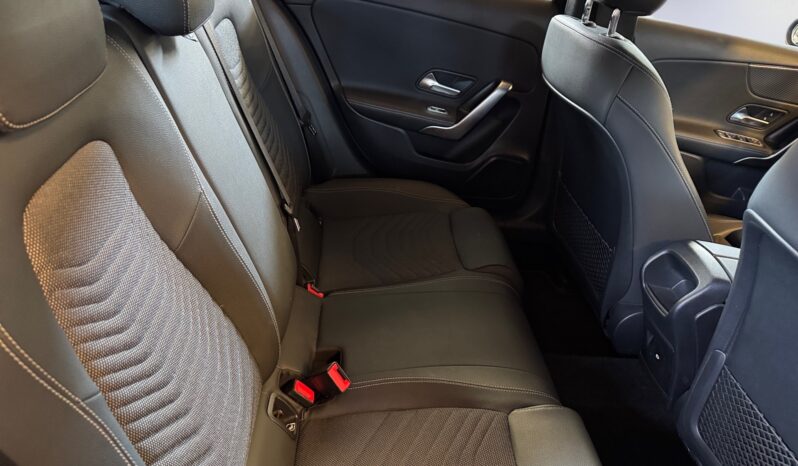 
								Mercedes-Benz A 200 Progressive full									