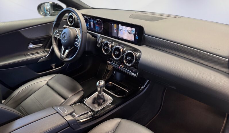 
								Mercedes-Benz A 180d Progressive full									