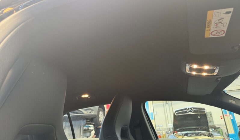 
								Mercedes-Benz A 180d Progressive full									