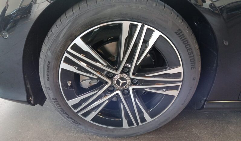 
								Mercedes-Benz CLA Shotting Break 180 Progressive full									