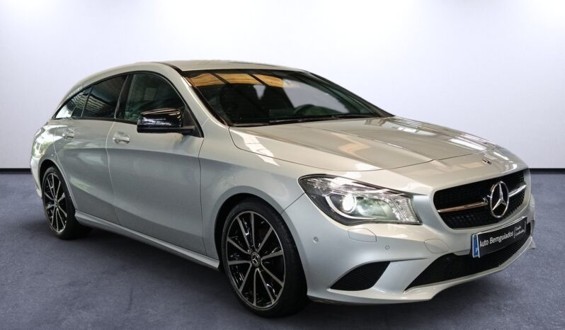 
								Mercedes-Benz CLA Shotting Brake 200d Urban full									