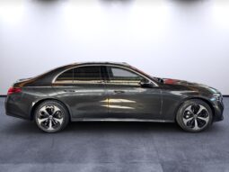 
										Mercedes-Benz E 300 de full									