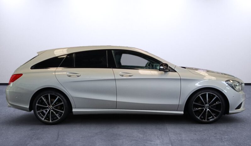 
								Mercedes-Benz CLA Shotting Brake 200d Urban full									