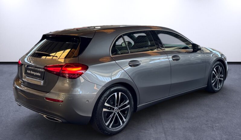 
								Mercedes-Benz A 180d Progressive full									