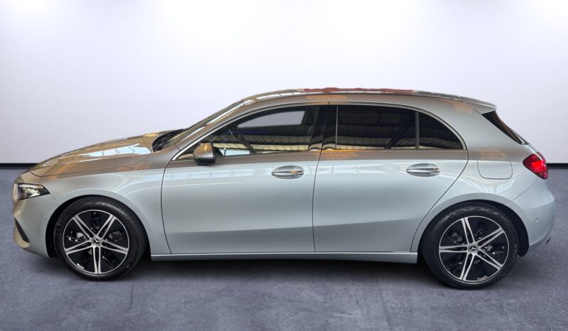 
								Mercedes-Benz A 200 Progressive full									