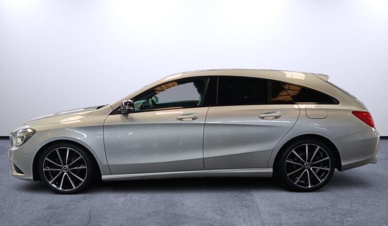 
								Mercedes-Benz CLA Shotting Brake 200d Urban full									