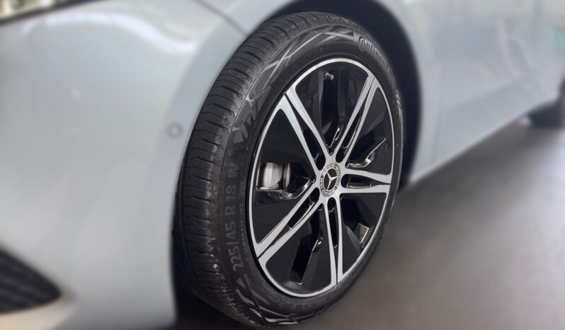 
								Mercedes-Benz A 200 Progressive full									