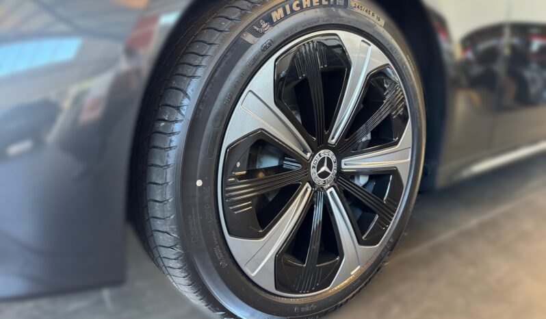 
								Mercedes-Benz E 300 de full									