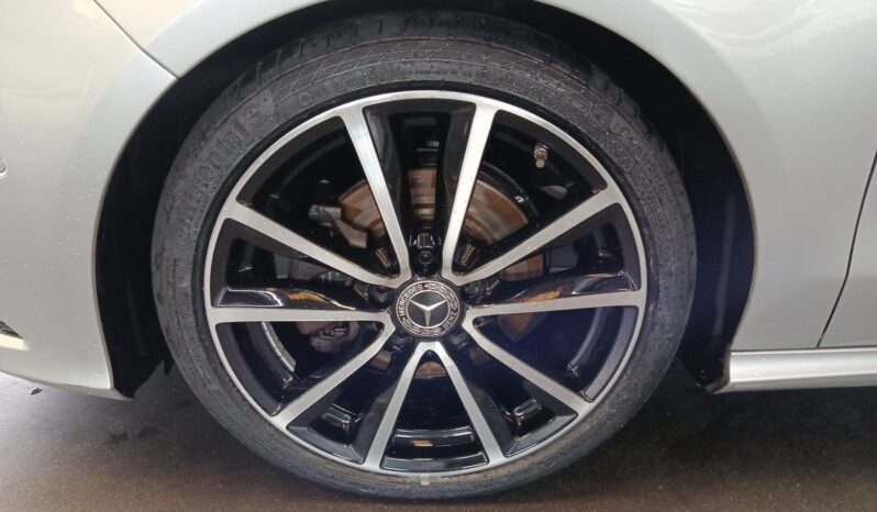 
								Mercedes-Benz CLA Shotting Brake 200d Urban full									