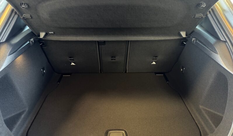 
								Mercedes-Benz A 180d Progressive full									