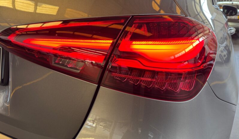 
								Mercedes-Benz A 180d Progressive full									