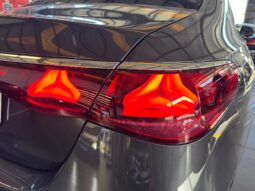 
										Mercedes-Benz E 300 de full									