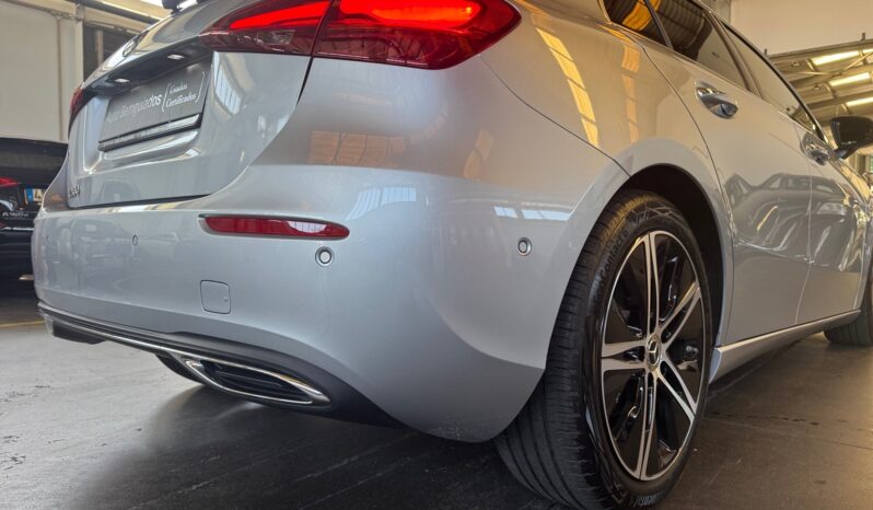 
								Mercedes-Benz A 200 Progressive full									