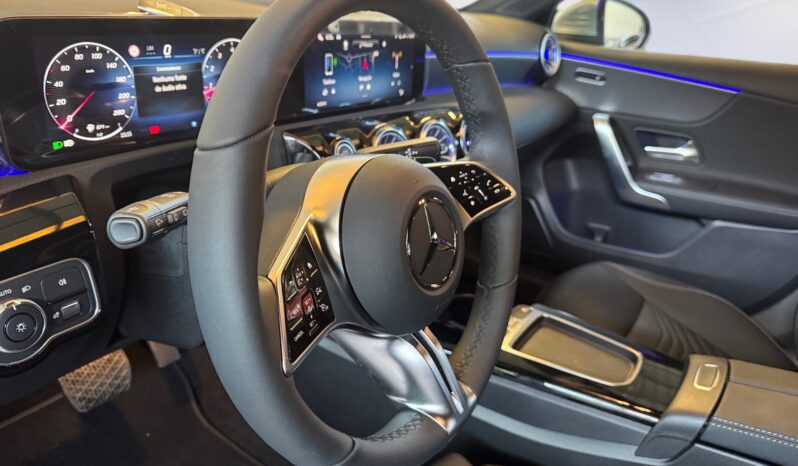 
								Mercedes-Benz A 200 Progressive full									