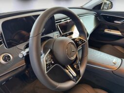 
										Mercedes-Benz E 300 de full									