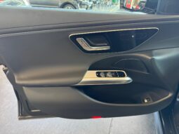 
										Mercedes-Benz E 300 de full									