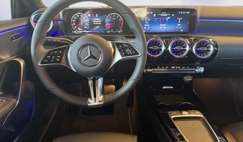 
								Mercedes-Benz A 200 Progressive full									