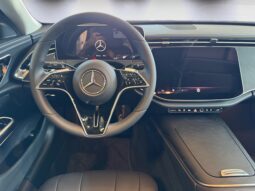 
										Mercedes-Benz E 300 de full									
