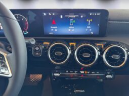 
										Mercedes-Benz A 180d Progressive full									
