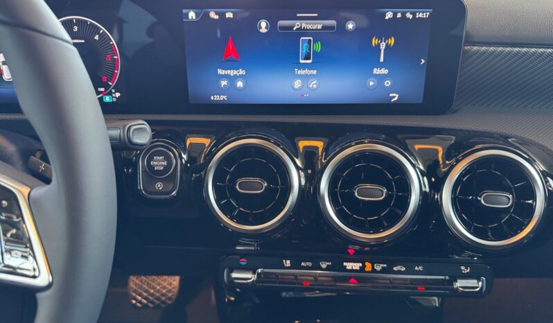 
								Mercedes-Benz A 180d Progressive full									