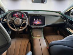 
										Mercedes-Benz E 300 de full									