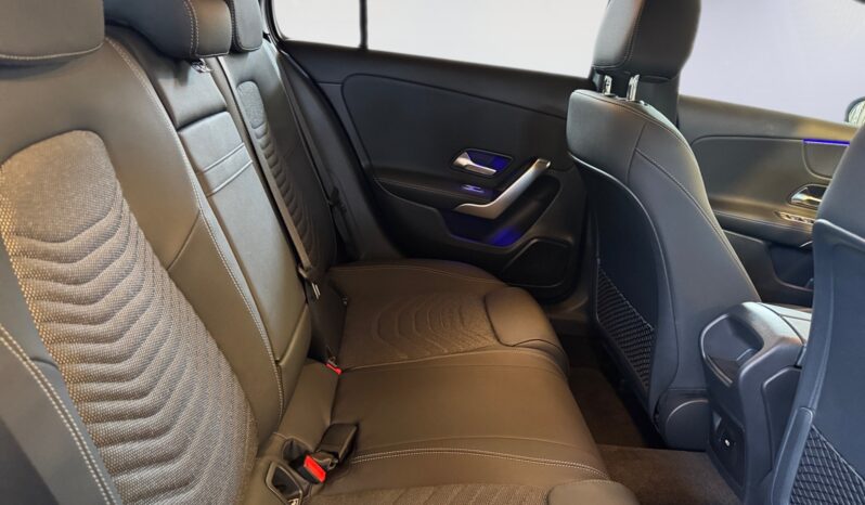 
								Mercedes-Benz A 200 Progressive full									