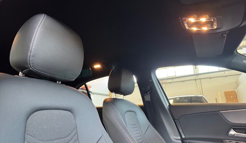 
								Mercedes-Benz A 180d Progressive full									