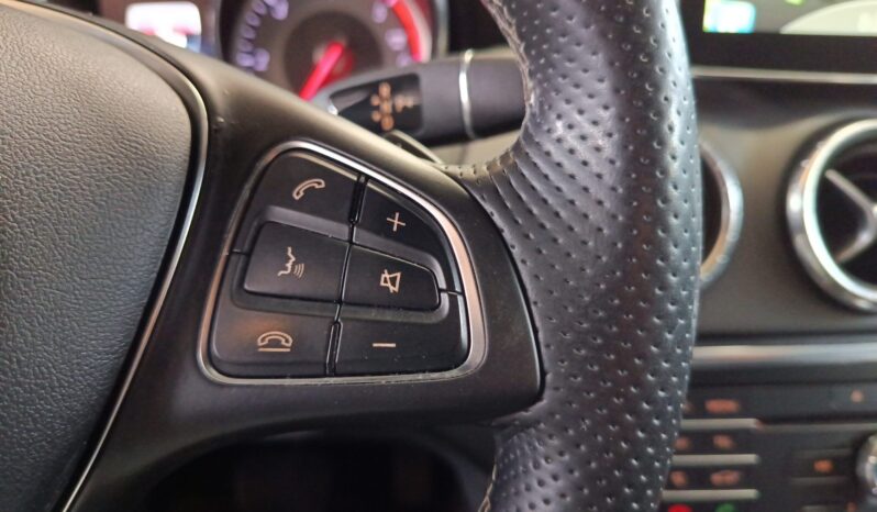 
								Mercedes-Benz CLA Shotting Brake 200d Urban full									