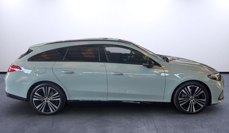 
								Mercedes-Benz CLA SB 200 full									