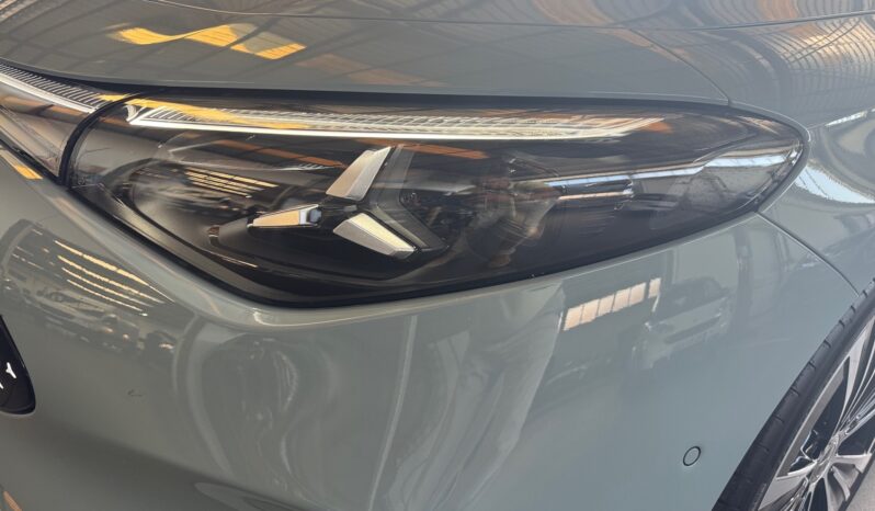
								Mercedes-Benz CLA SB 200 full									