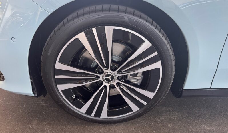 
								Mercedes-Benz CLA SB 200 full									