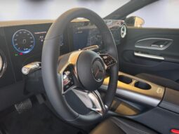 
										Mercedes-Benz CLA SB 200 full									