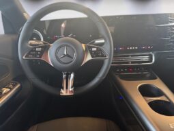 
										Mercedes-Benz CLA SB 200 full									