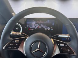 
										Mercedes-Benz CLA SB 200 full									