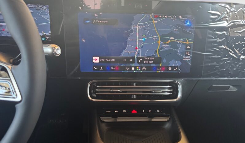 
								Mercedes-Benz CLA SB 200 full									