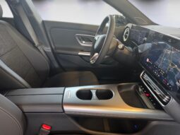 
										Mercedes-Benz CLA SB 200 full									