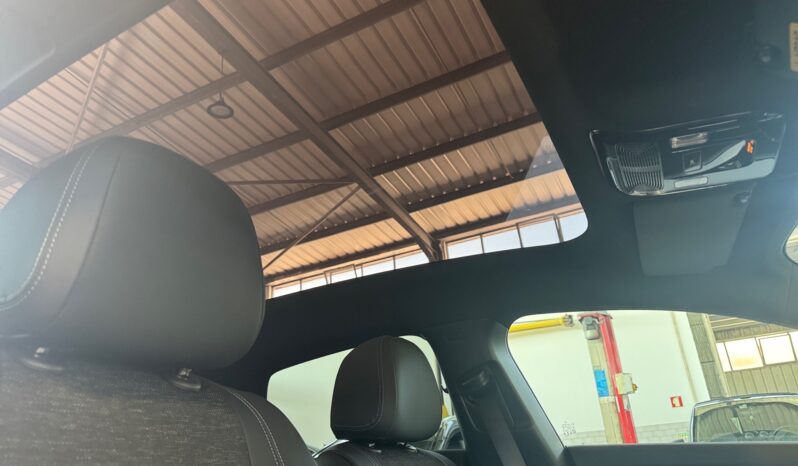 
								Mercedes-Benz CLA SB 200 full									