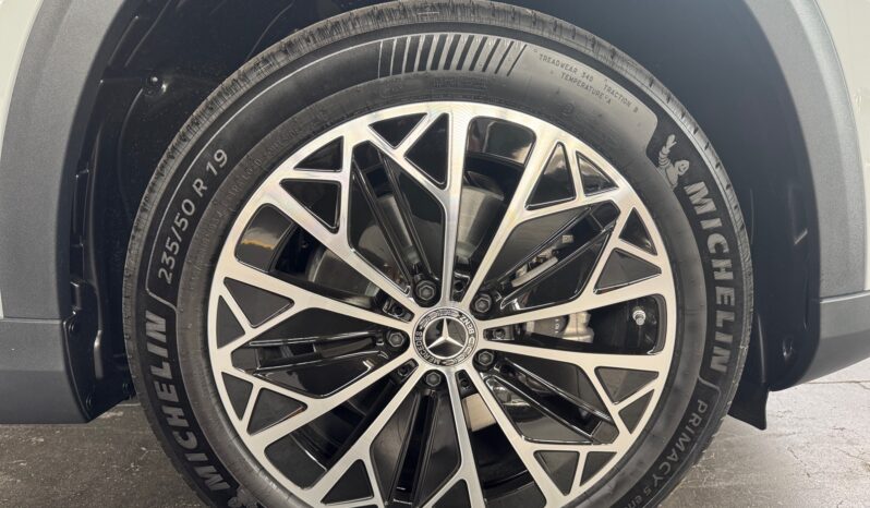 
								Mercedes-Benz GLB 200 Progressive Advanced 7 Lugares full									